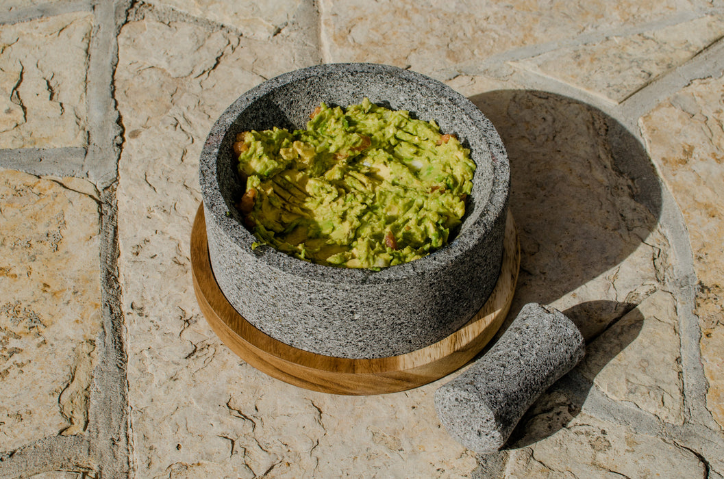 Combo Esenciales de Cocina Tradicional: Comal Comalli de Piedra Volcánica y Molcajete Chilmamolli de 20 cm