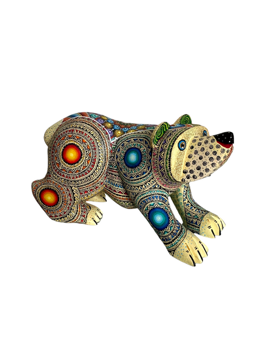 VENDIDO Este hermoso oso Alebrije pintado a mano Oso hecho a mano de madera de Copal