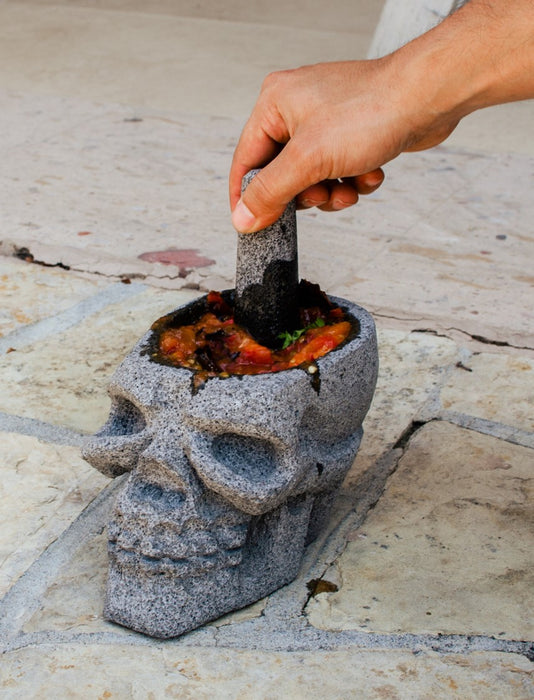 Molcajete Cuaomi de 10cm/4in - Molcajete Moderno de piedra volcánica en forma de cráneo calavera,