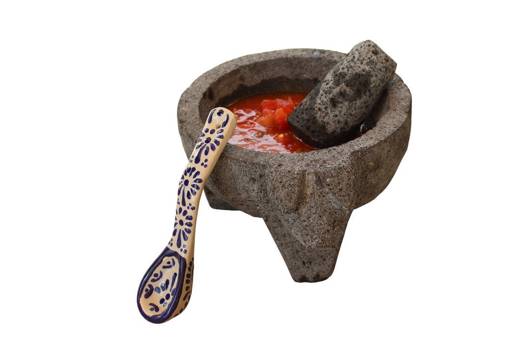 Molcajete de Piedra Volcánica de 18.5cm/7.2in de diámetro Hermoso Molcajete en Forma de Cochinito con Cuchara de Talavera